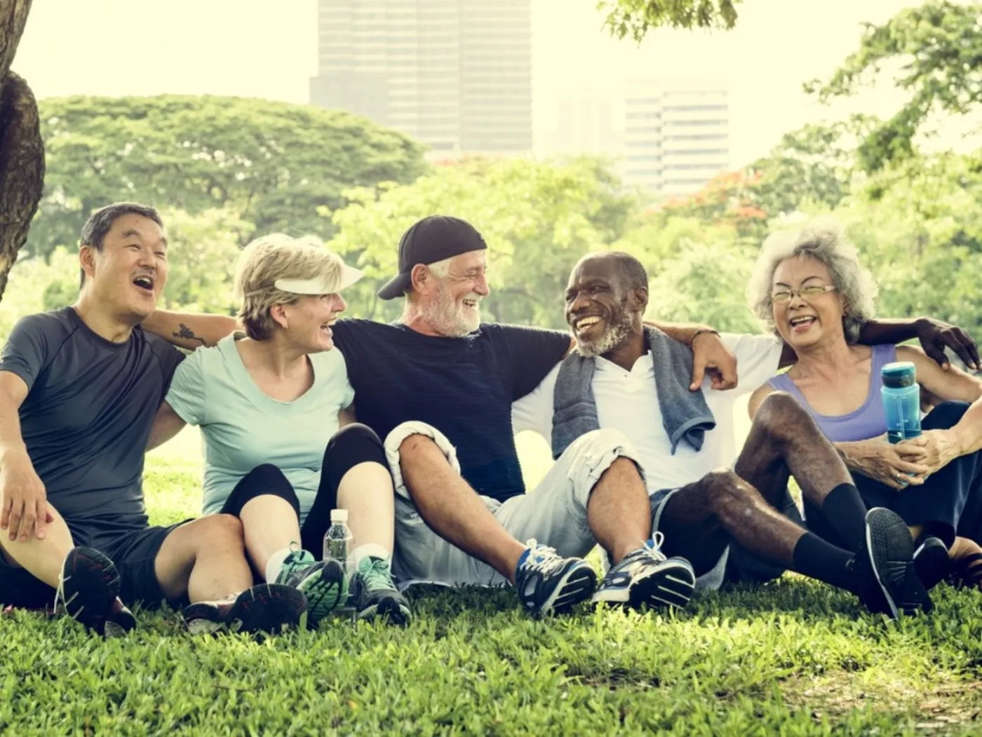USA Vein Clinics lifestyle image of adults spending time together outdoors